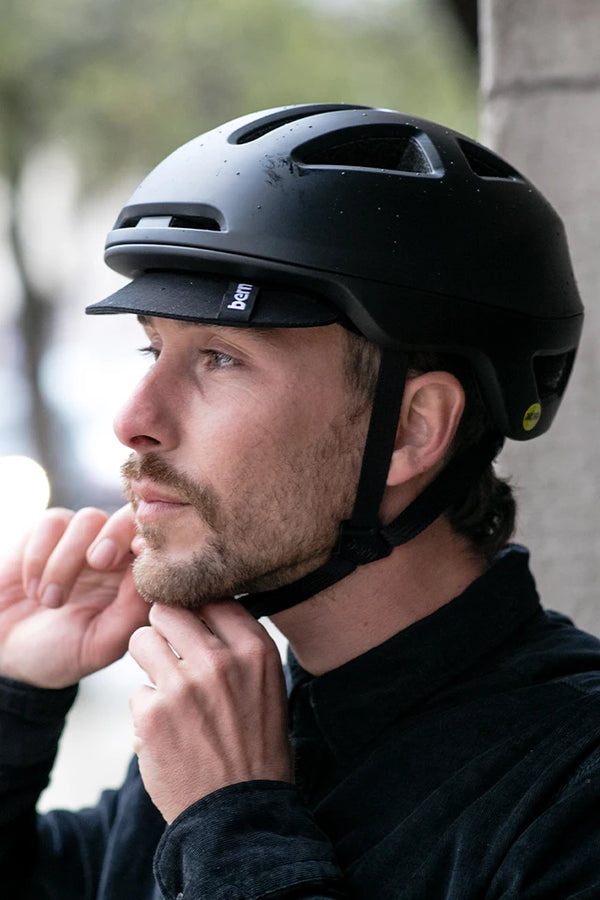bike barn helmets nz Watts 2.0 MIPS Helmet (Barn Deal) The Float Life Bern claims the design queues are inspired by the leather hairnets of yore Bern Nino Helmet Nino Youth